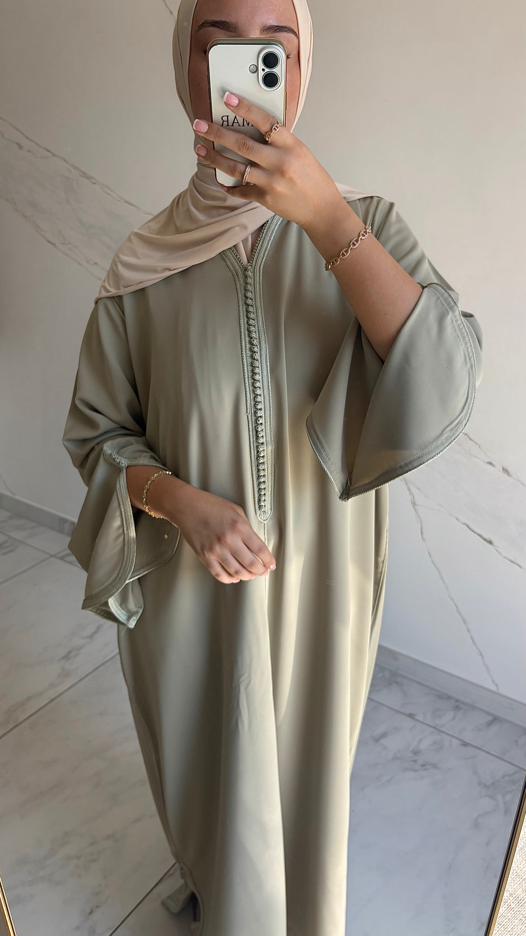 Nahla Abaya