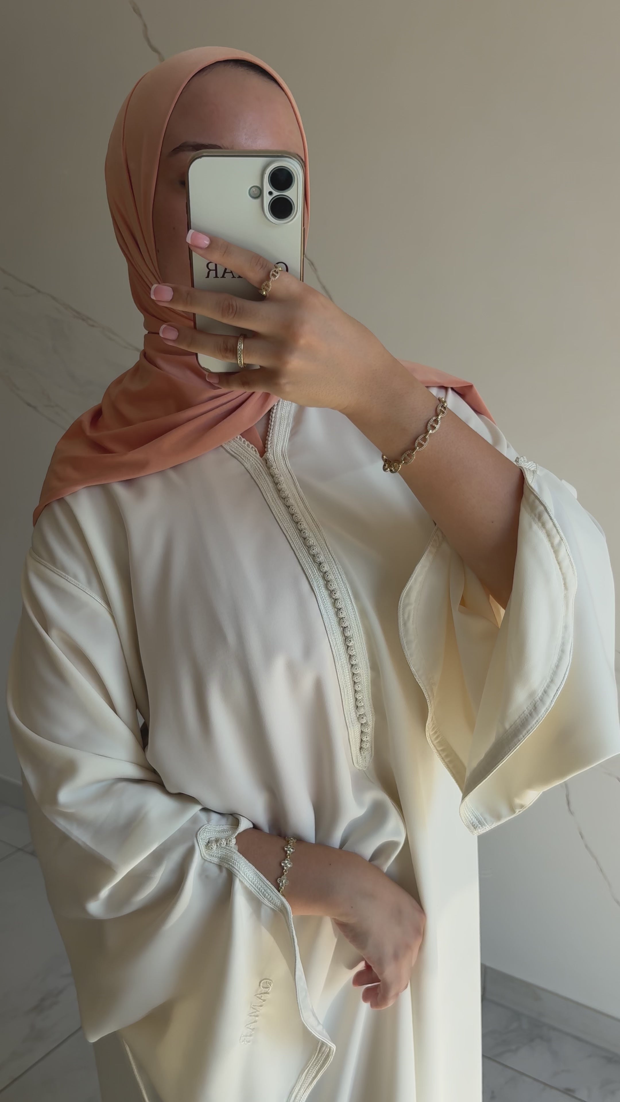 Nahla Abaya