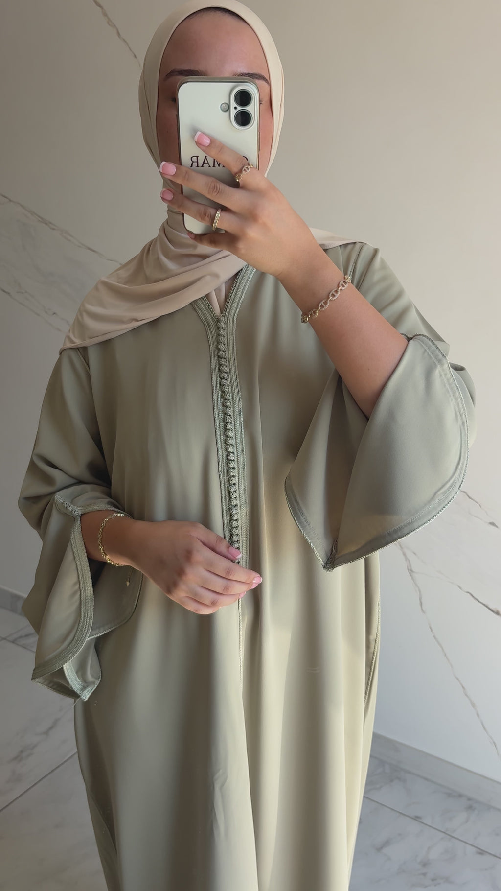 Nahla Abaya